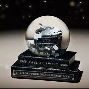 Taylor Swift - Tortured Poets Department SNOW GLOBE